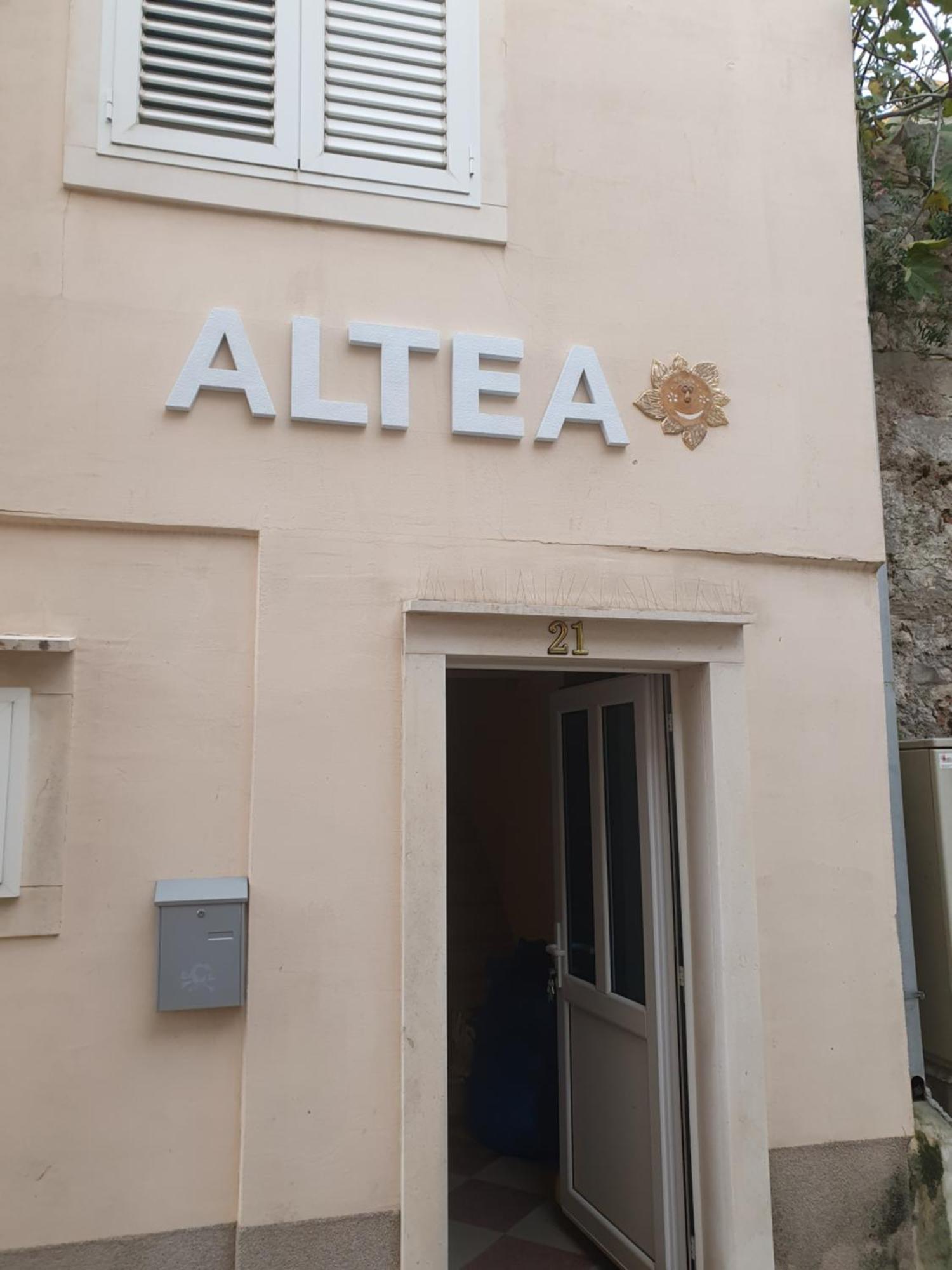 Altea Holidey Home With Jacuzzi And Free Parking Makarska Bagian luar foto
